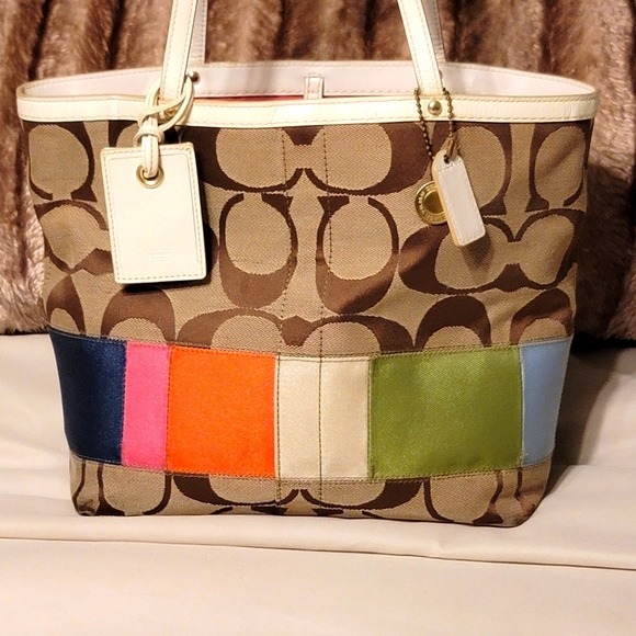 Coach Handbags - COACH PURSE